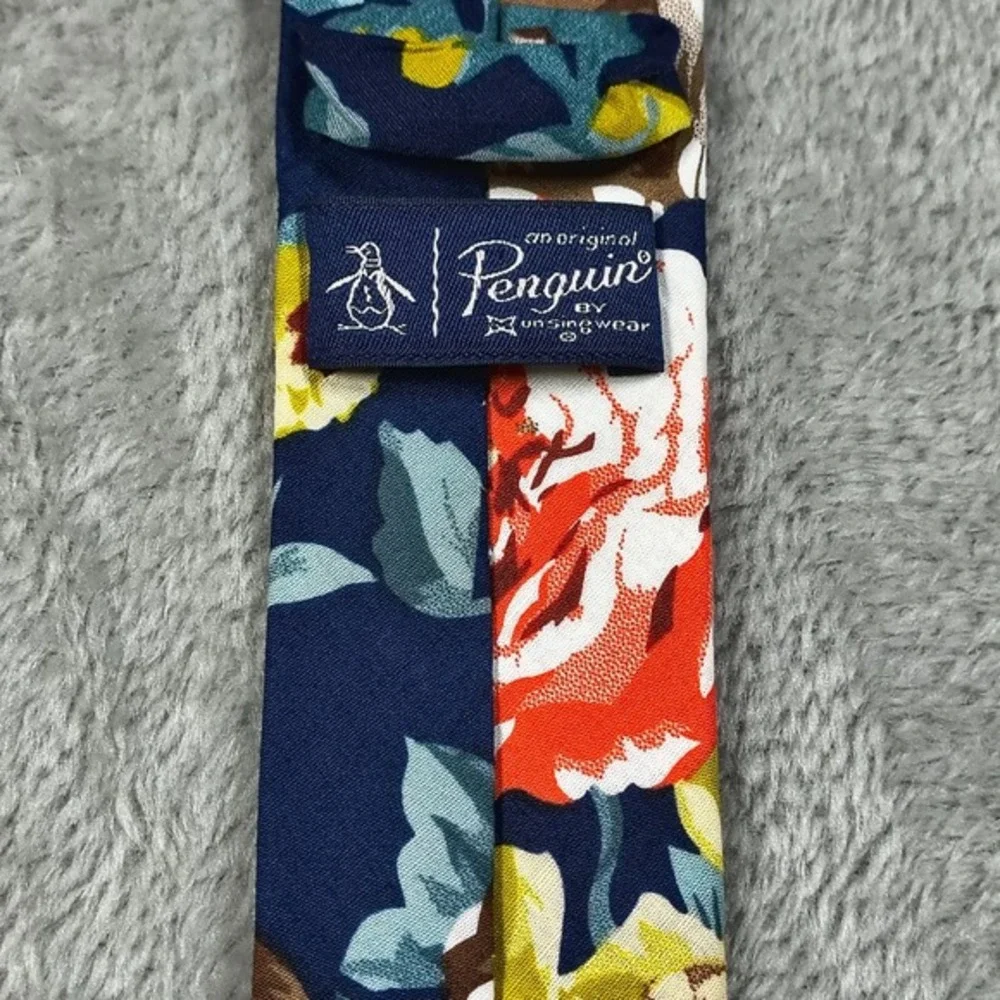 Penguin‎ Skinny Tie Mens 57.5 x 2.25 Floral Flowers Munsingwear Slim Mod